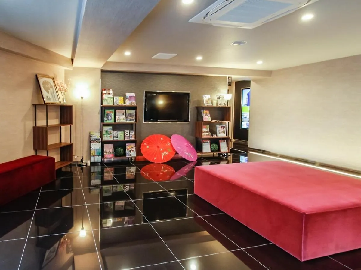 Hotel Livemax Kyoto Nijojo-Kita 3*,  Japon
